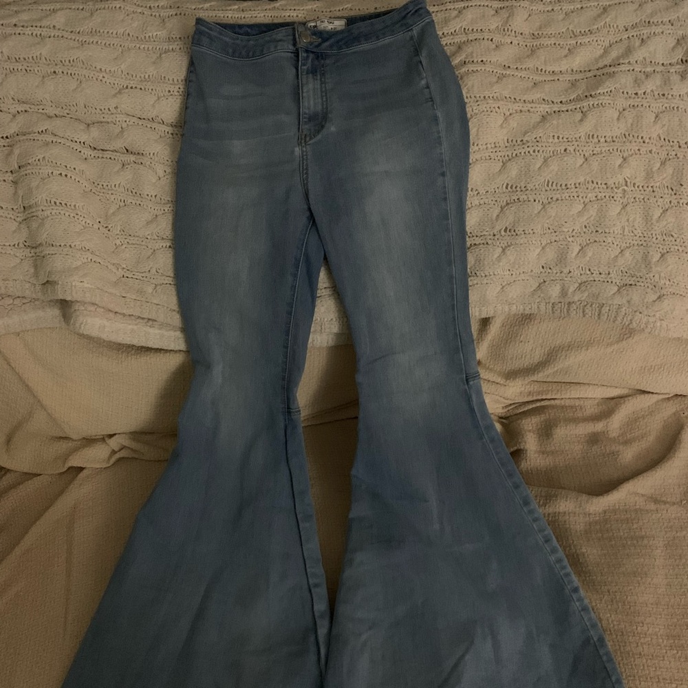 🌺 Free People Just Float On Flare Jeans, W27 ☀️
